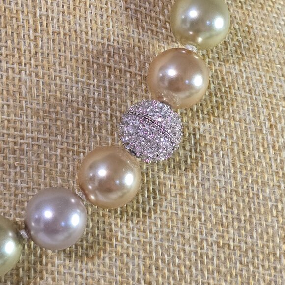 Vintage Faux Pastel Pearl Necklace/Choker with Pave Set Twist Bead Clasp - Picture 3 of 3